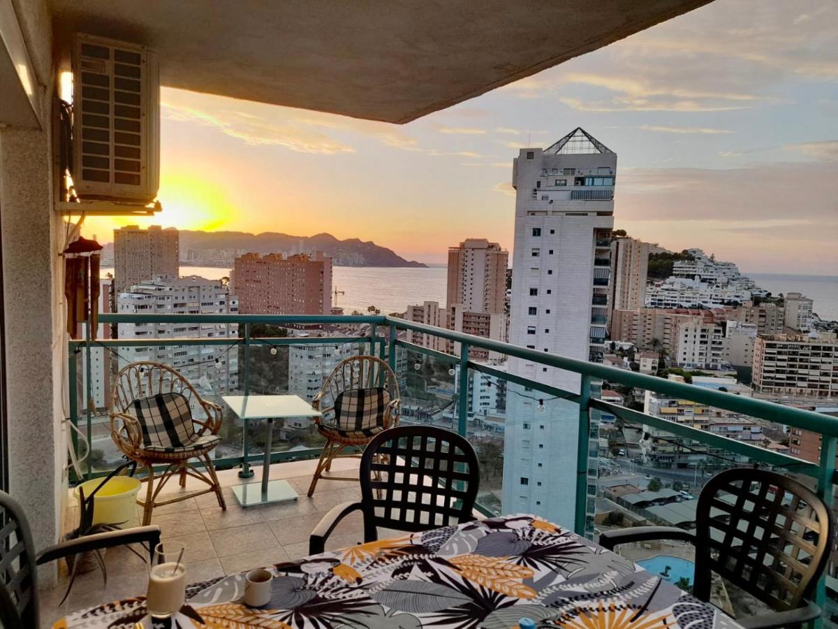 Traveler'S Beach Apartment With Sea View, Free Coffee & Parking Benidorm Kültér fotó