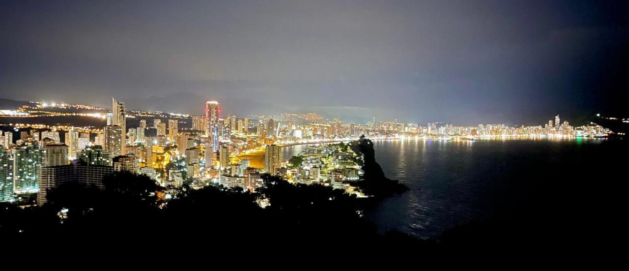 Traveler'S Beach Apartment With Sea View, Free Coffee & Parking Benidorm Kültér fotó