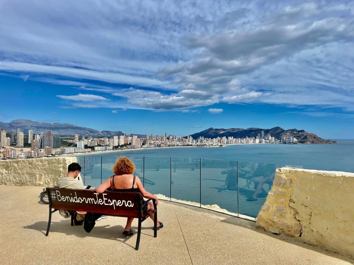 Traveler'S Beach Apartment With Sea View, Free Coffee & Parking Benidorm Kültér fotó