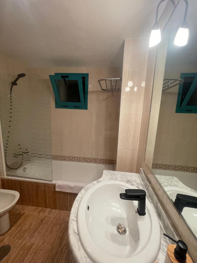 Traveler'S Beach Apartment With Sea View, Free Coffee & Parking Benidorm Kültér fotó